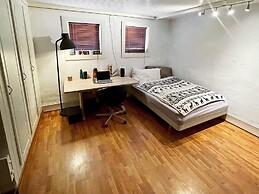 8 Person Holiday Home in Maloy-by Traum