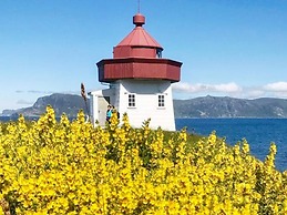 8 Person Holiday Home in Maloy-by Traum