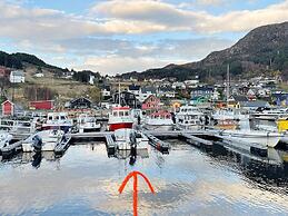 8 Person Holiday Home in Maloy-by Traum