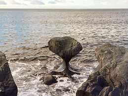 8 Person Holiday Home in Maloy-by Traum