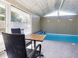 8 Person Holiday Home in Vaeggerlose