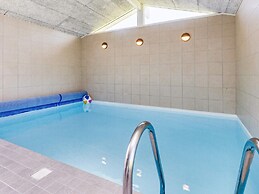 8 Person Holiday Home in Vaeggerlose