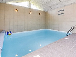 8 Person Holiday Home in Vaeggerlose