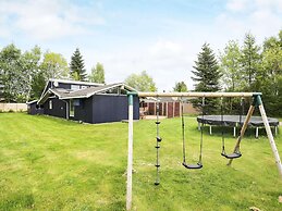8 Person Holiday Home in Vaeggerlose