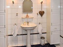 8 Person Holiday Home in Midsund