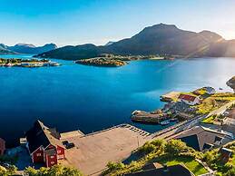 8 Person Holiday Home in Midsund