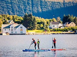 8 Person Holiday Home in Midsund