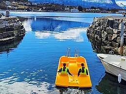 8 Person Holiday Home in Midsund