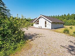 6 Person Holiday Home in Toftlund