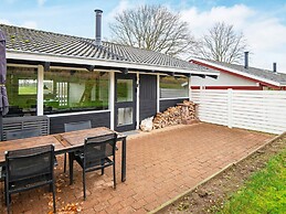 6 Person Holiday Home in Aabenraa-by Traum