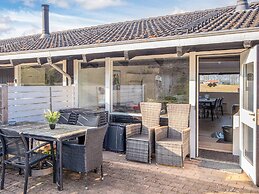 6 Person Holiday Home in Aabenraa-by Traum