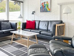 6 Person Holiday Home in Aabenraa-by Traum