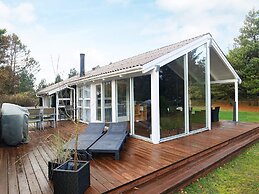 5 Person Holiday Home in Jerup-by Traum