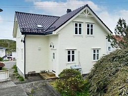 6 Person Holiday Home in Hernar-by Traum