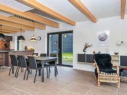 6 Person Holiday Home in Hovborg