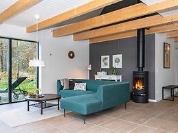 6 Person Holiday Home in Hovborg
