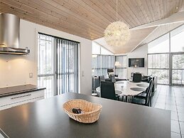 Luxurious Spa Retreat in Blokhus-by Traum