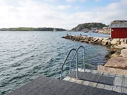 4 Person Holiday Home in Bovallstrand-by Traum
