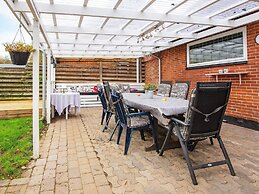 9 Person Holiday Home in Hojer