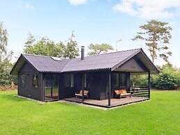 6 Person Holiday Home in Oster Assels