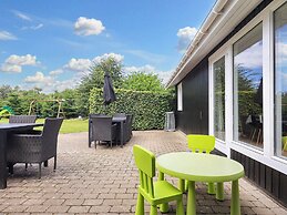 14 Person Holiday Home in Vaeggerlose