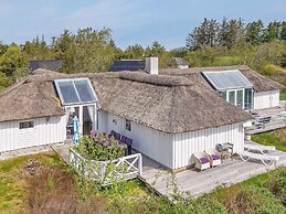 10 Person Holiday Home in Fjerritslev-by Traum