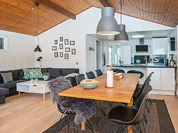 8 Person Holiday Home in Bjert-by Traum