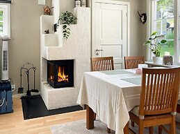 6 Person Holiday Home in Kungshamn-by Traum