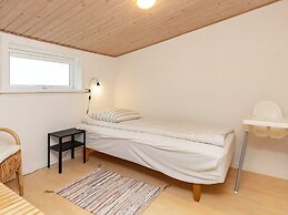 6 Person Holiday Home in Frostrup