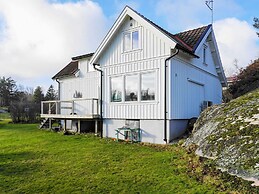 6 Person Holiday Home in Hoviksnas-by Traum