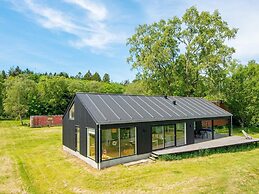 6 Person Holiday Home in Engesvang