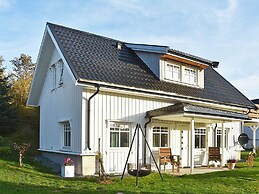 4 Person Holiday Home in Oksvoll