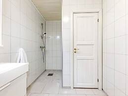 10 Person Holiday Home in Kalvag-by Traum