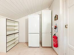 10 Person Holiday Home in Kalvag-by Traum