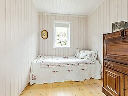 10 Person Holiday Home in Kalvag-by Traum