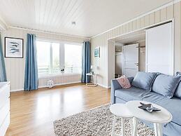 10 Person Holiday Home in Kalvag-by Traum