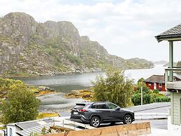 10 Person Holiday Home in Kalvag-by Traum