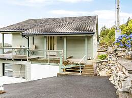 10 Person Holiday Home in Kalvag-by Traum