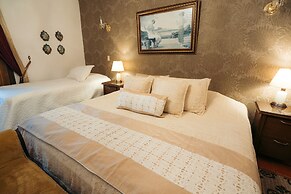 Casa Lola Hotel Boutique