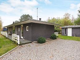 6 Person Holiday Home in Vaeggerlose