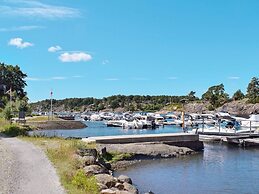 8 Person Holiday Home in Berg