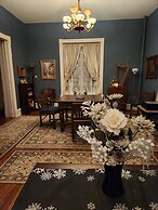 Oaklawn Inn LLC