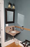 Oaklawn Inn LLC
