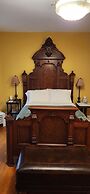 Oaklawn Inn LLC