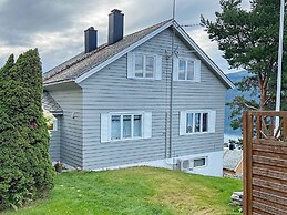 6 Person Holiday Home in Utvik