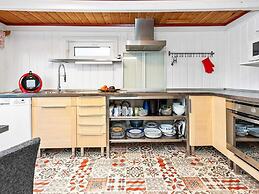 6 Person Holiday Home in Midsund-by Traum