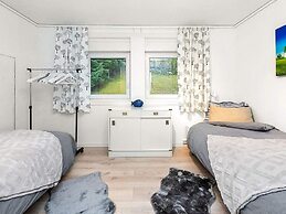 6 Person Holiday Home in Midsund-by Traum