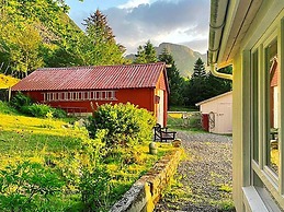 6 Person Holiday Home in Midsund-by Traum