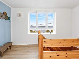 6 Person Holiday Home in Midsund-by Traum