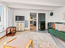 6 Person Holiday Home in Midsund-by Traum